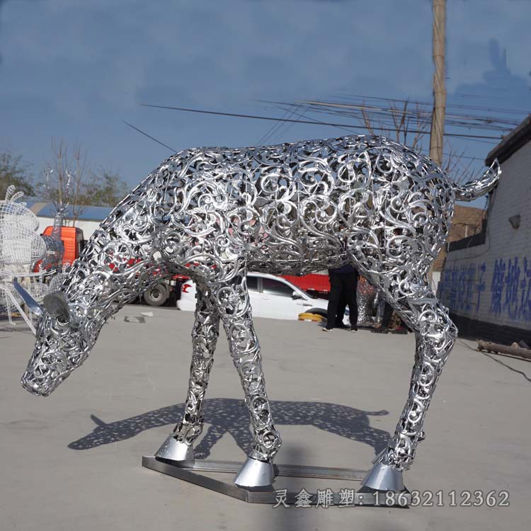 不锈钢站姿镂空鹿景观雕塑
