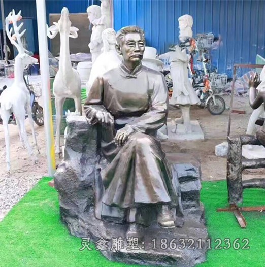 鲁迅文学家人物景观铜雕