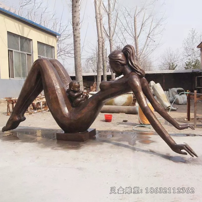 母爱抽象人物景观铜雕