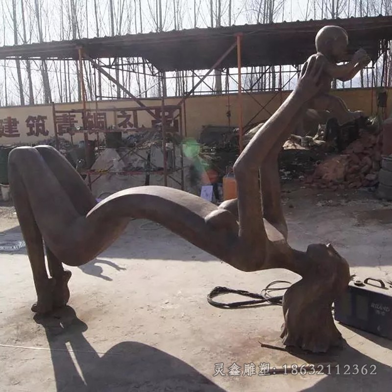 母爱标志景观抽象铜雕