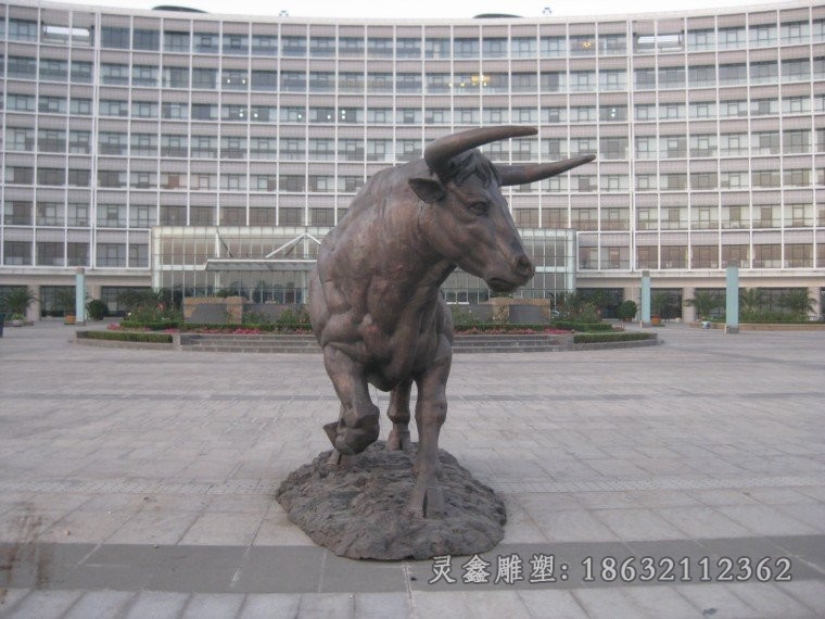 抽象牛别墅景观铜雕