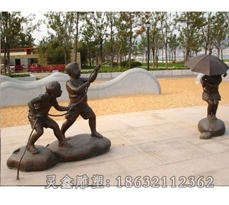 儿童嬉戏城市景观铜雕