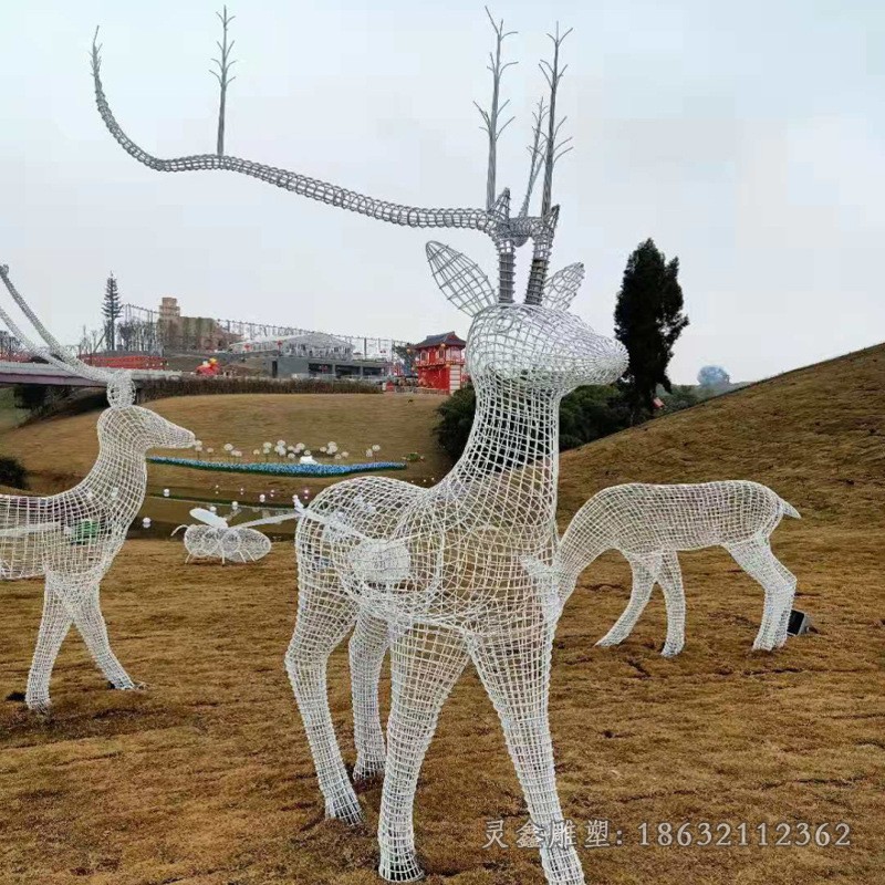 不锈钢镂空鹿街边动物雕塑