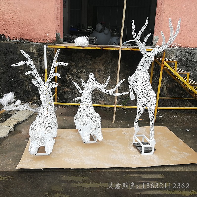 不锈钢镂空鹿户外景观雕塑