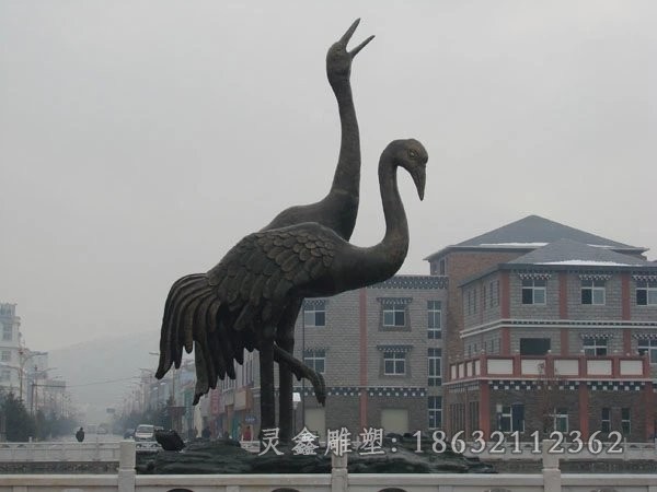 站姿仙鹤景区景观铜雕