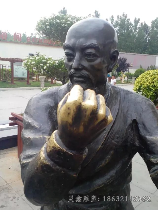 人物练功广场小品铜雕