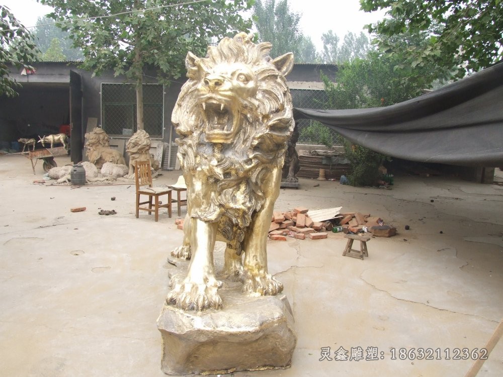 站姿狮子户外景观铜雕
