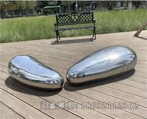 不锈钢镜面鹅卵石商场雕塑