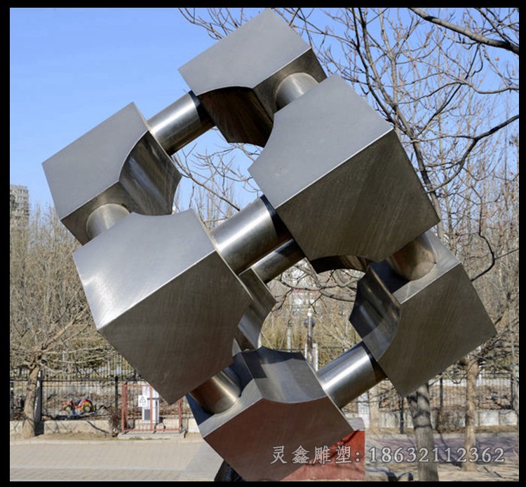 不锈钢镜面方块景观雕塑
