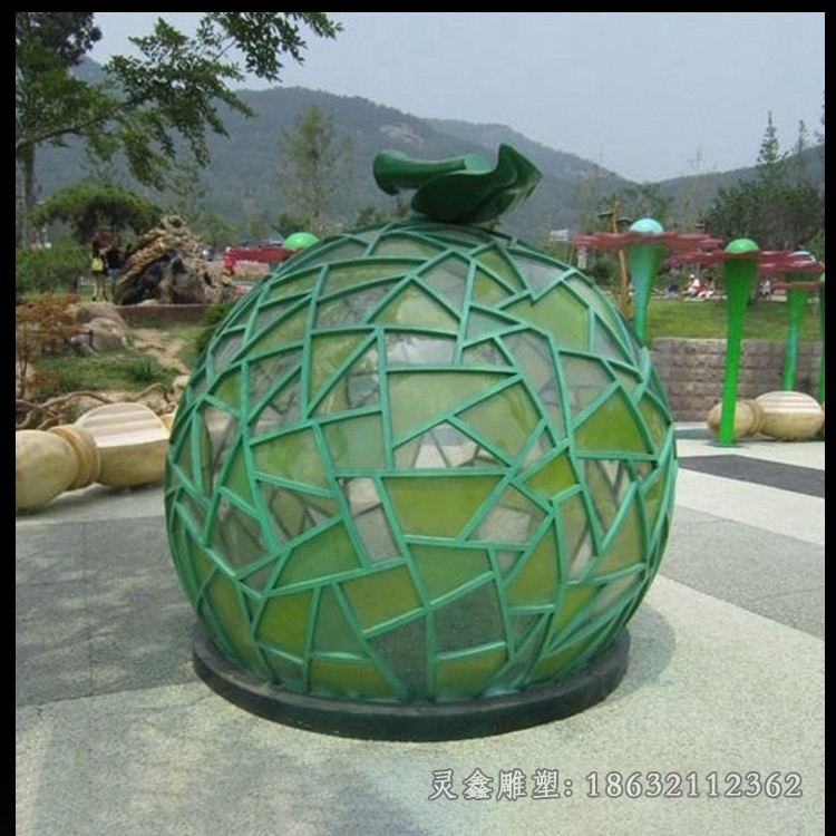 不锈钢绿色镂空球景观雕塑