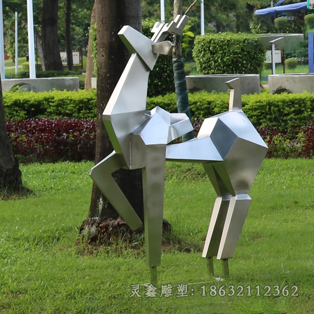 抬脚小鹿园林不锈钢雕塑