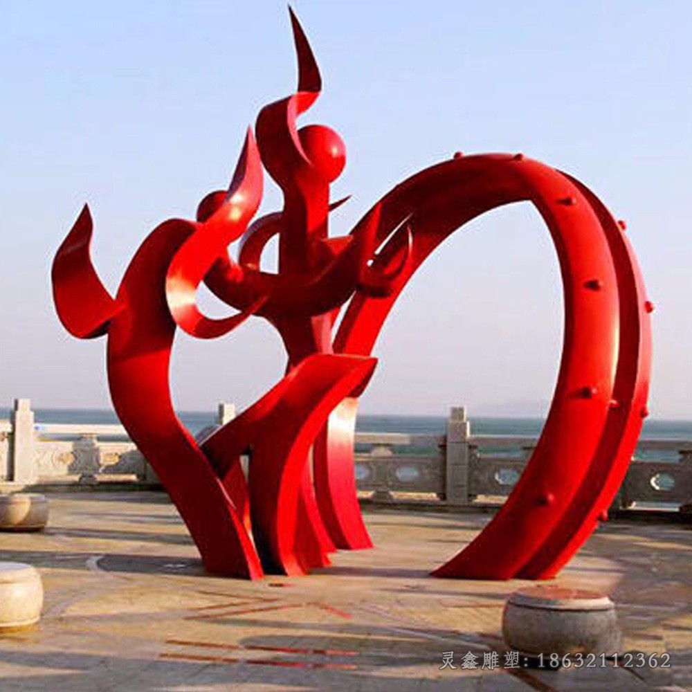 红色不锈钢异形圆环雕塑