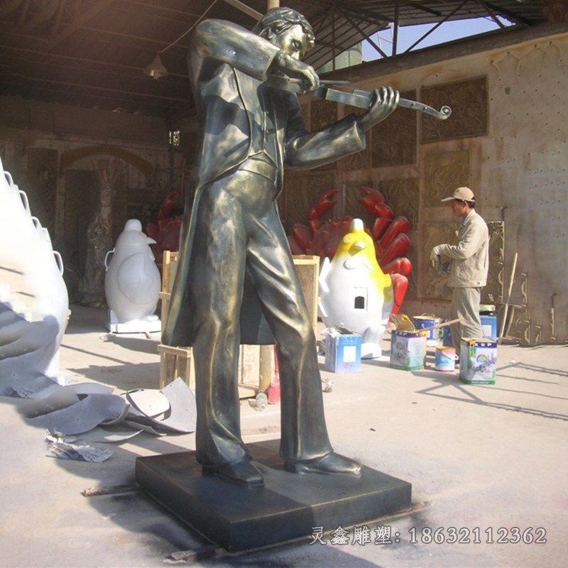 拉小提琴景区人物铜雕