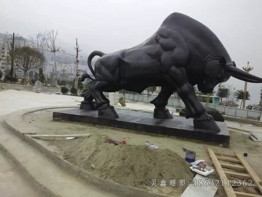 拓荒牛广场动物景观铜雕
