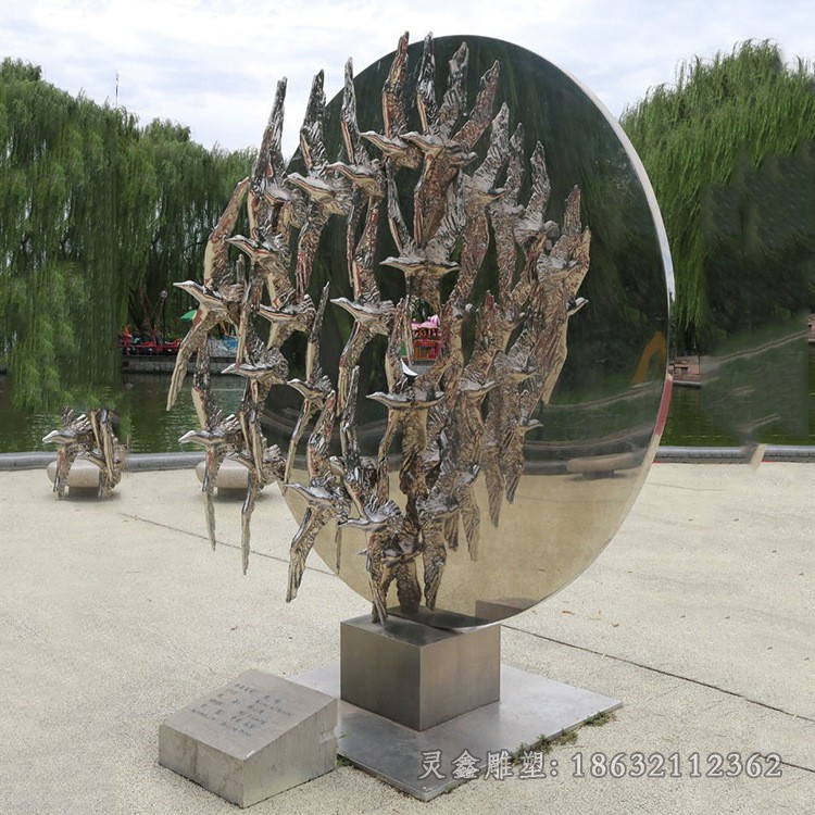 不锈钢镜面景观商场雕塑