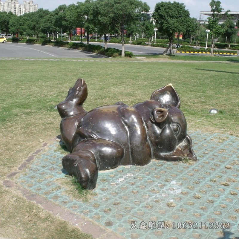 生肖猪动物校园铜雕