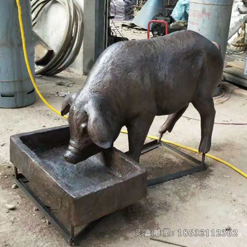 生肖猪动物公园铜雕