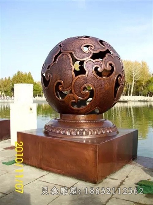 红铜色球景观铜雕