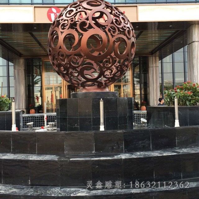 红铜色镂空球标志铜雕