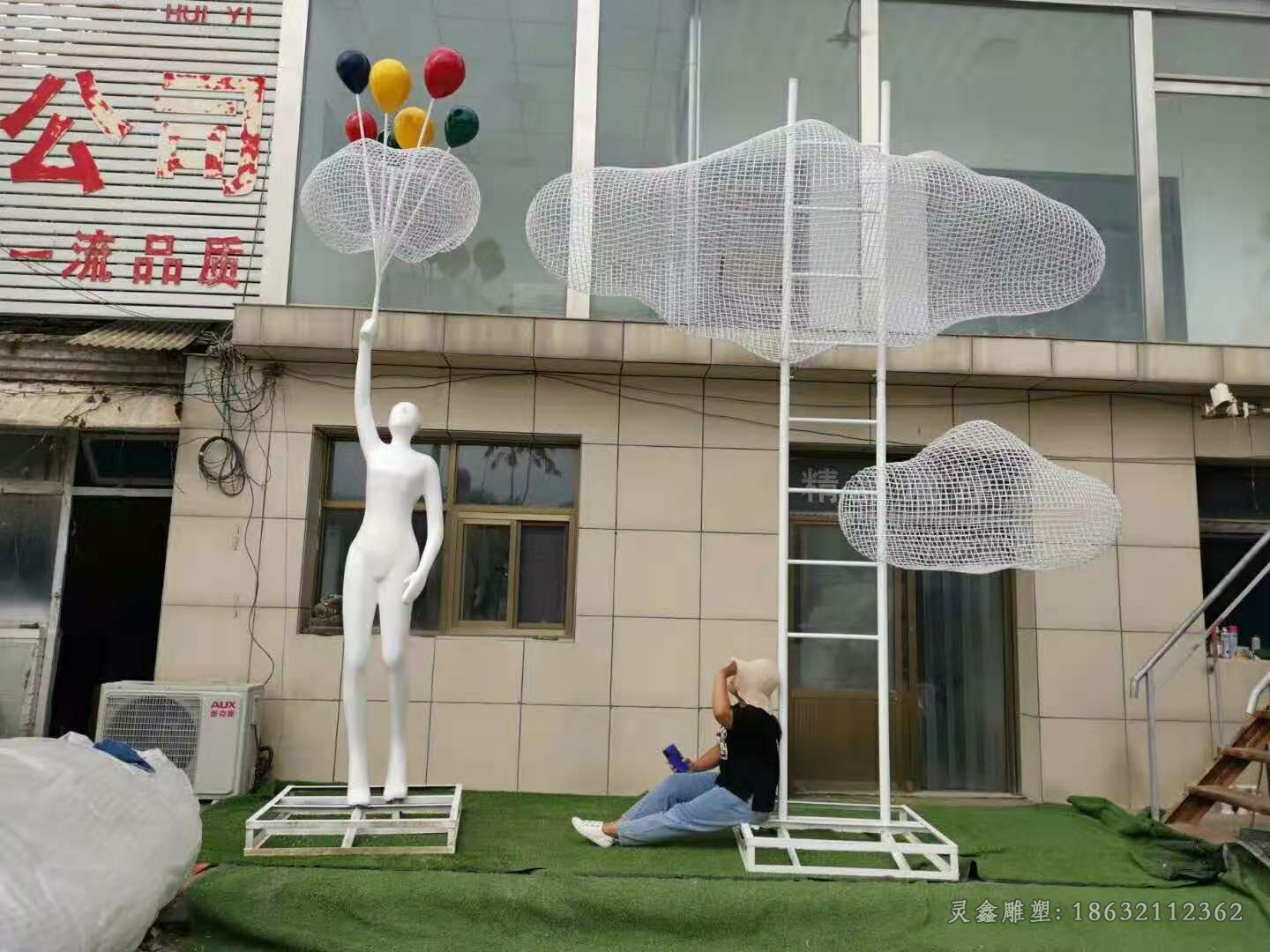 不锈钢抽象人物街边雕塑