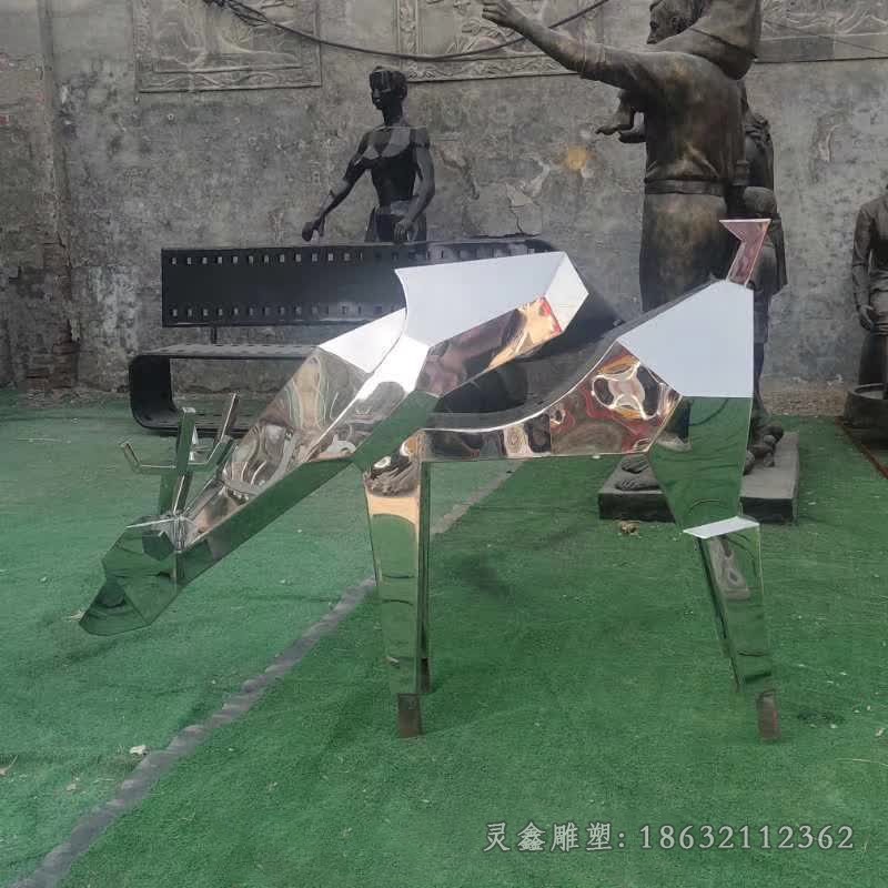 几何低头鹿镜面不锈钢雕塑