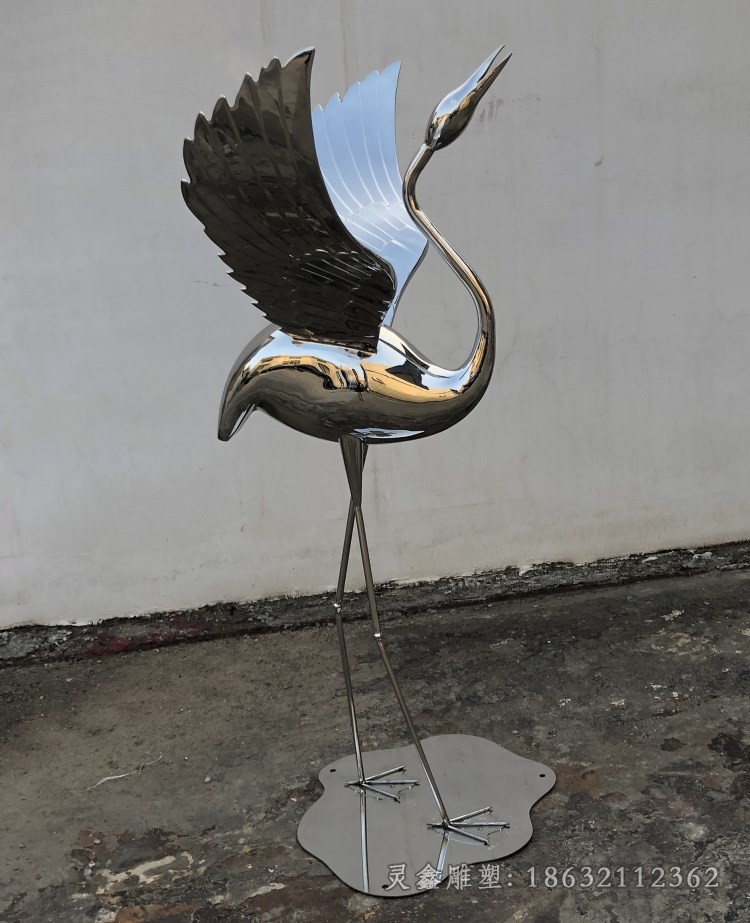 展翅仙鹤动物不锈钢雕塑