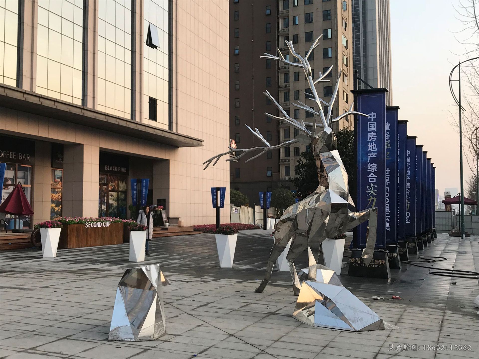 几何鹿城市不锈钢雕塑