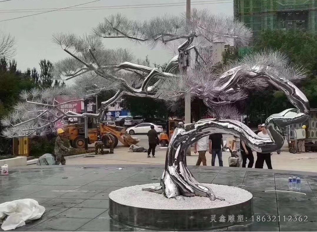 镜面树不锈钢景观雕塑