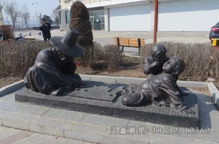 民俗小品下象棋景区铜雕