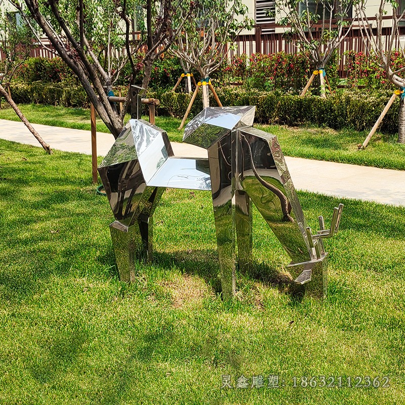 几何不锈钢低头鹿庭院雕塑