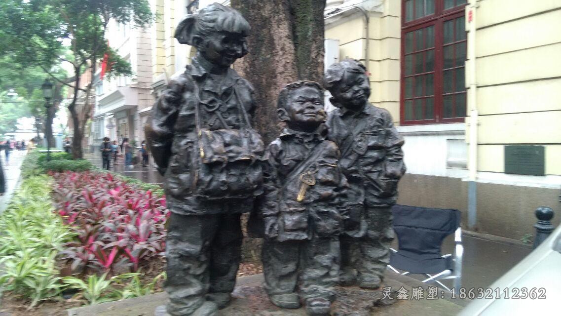 小孩放学广场人物铜雕