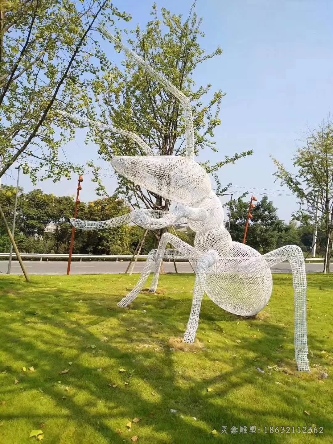不锈钢蚂蚁动物镂空雕塑